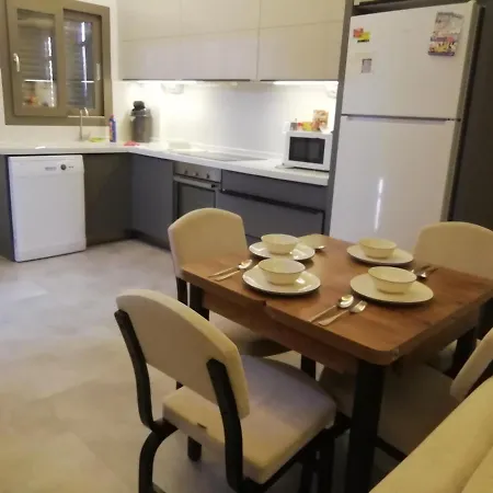 Ev konforunu aratmayacak havuzlu villa Villa