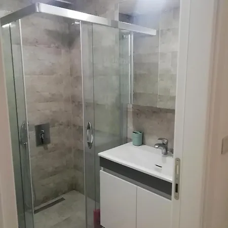 Ev konforunu aratmayacak havuzlu villa Villa Kuşadası